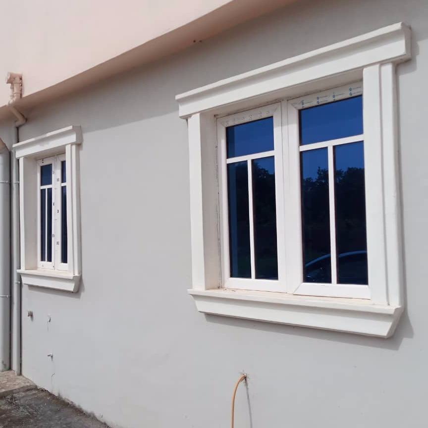 Windowhood & Window Sill